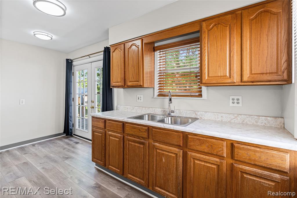 4305 Pengelly Road, Flint, MI 48507 — Photo 11