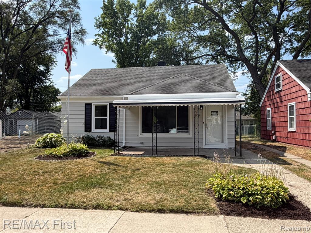 2000 Moorhouse Street, Ferndale, MI 48220