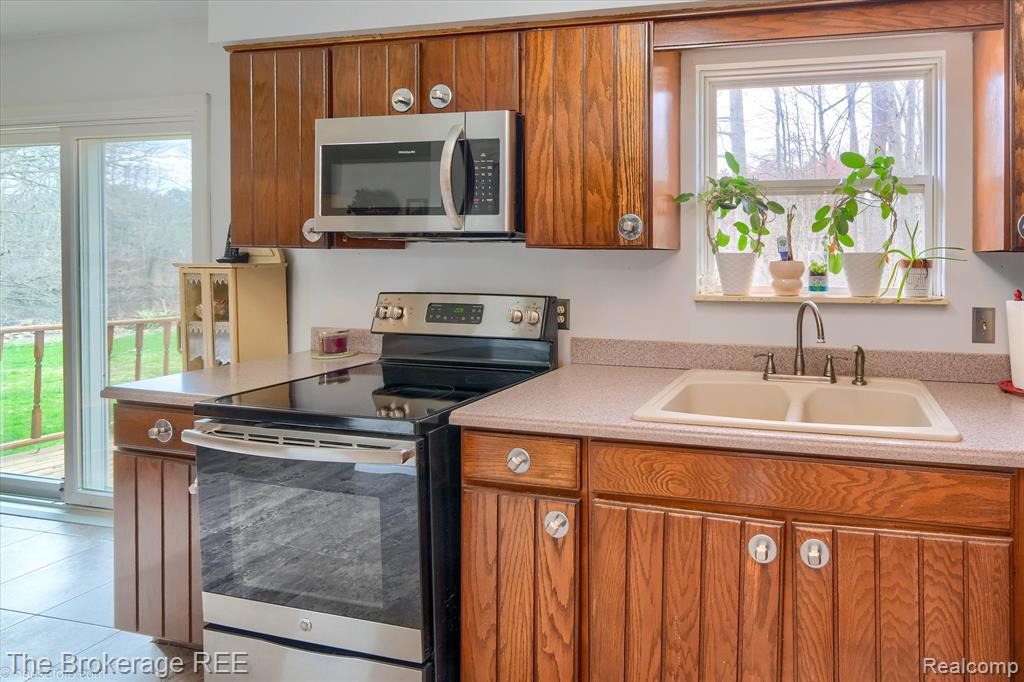 9370 Vienna Road, Otisville, MI 48463 — Photo 13