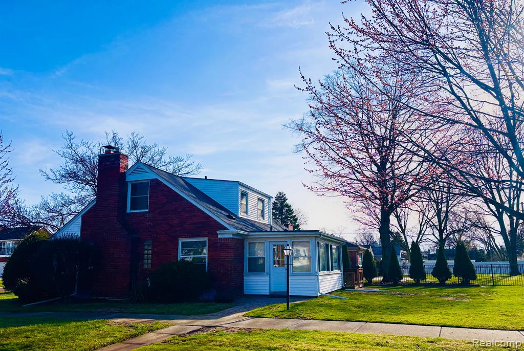 4337 SHERIDAN Drive, Royal Oak, MI 48073 — Photo 3