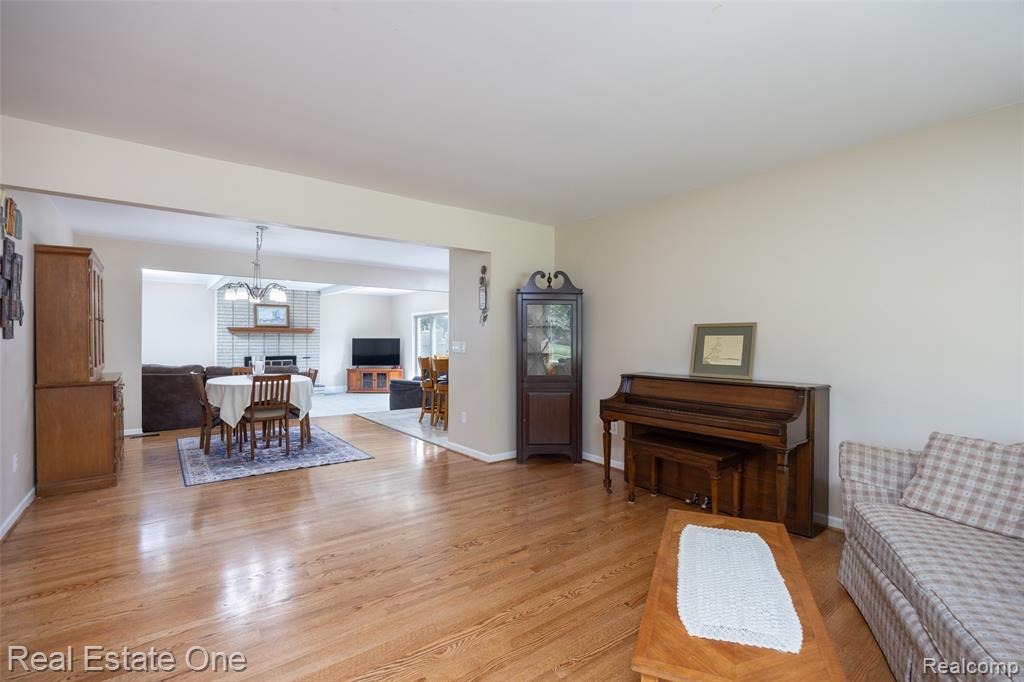 5150 Dayton Drive, Troy, MI 48085 — Photo 3