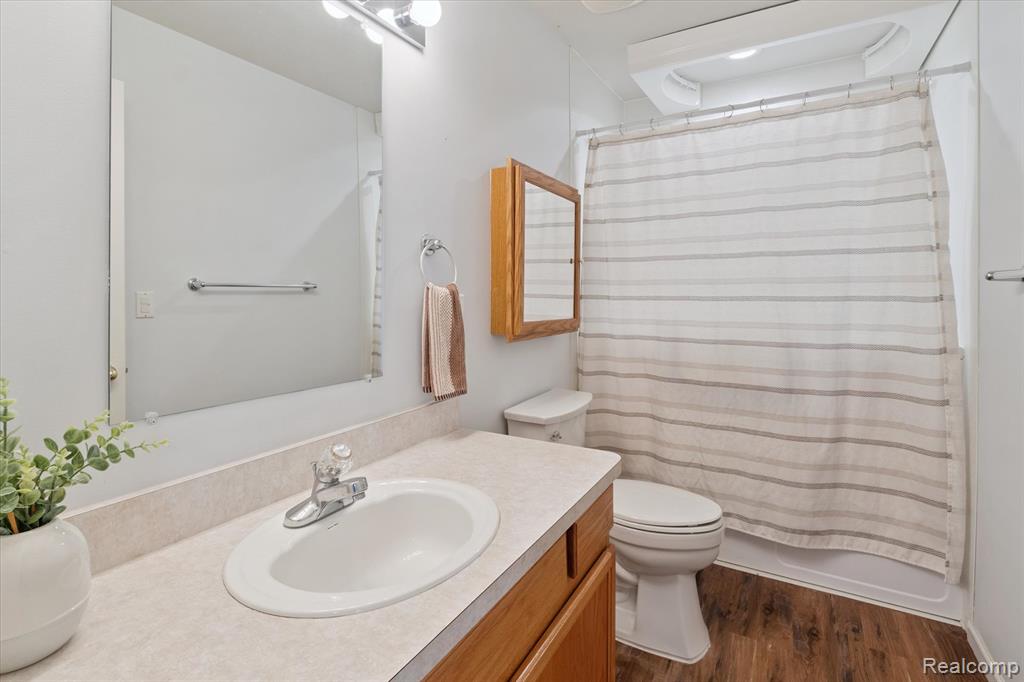 5128 Sandalwood Circle, Grand Blanc, MI 48439 — Photo 18