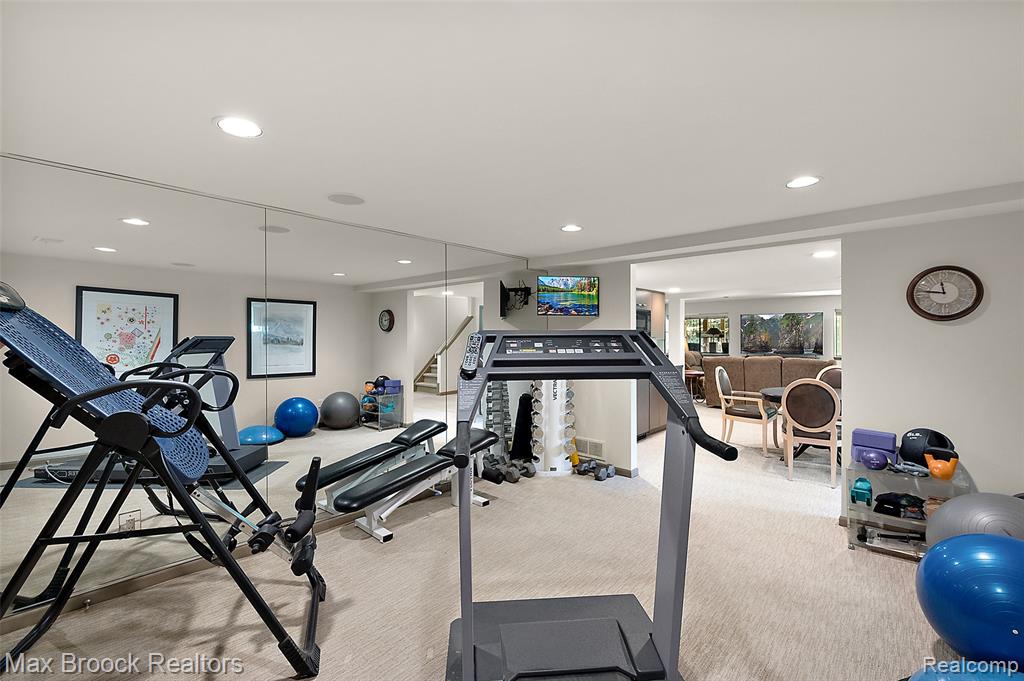 4872 Cliffside Drive, West Bloomfield, MI 48323 — Photo 29