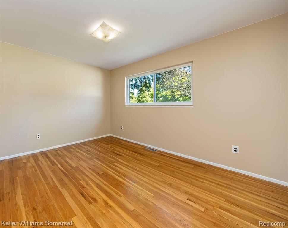 5355 CHURCH HILL Drive, Troy, MI 48085 — Photo 17