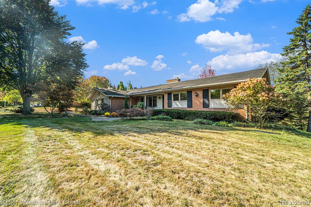 6720 Castle Drive, Bloomfield Hills, MI 48301 — Photo 23