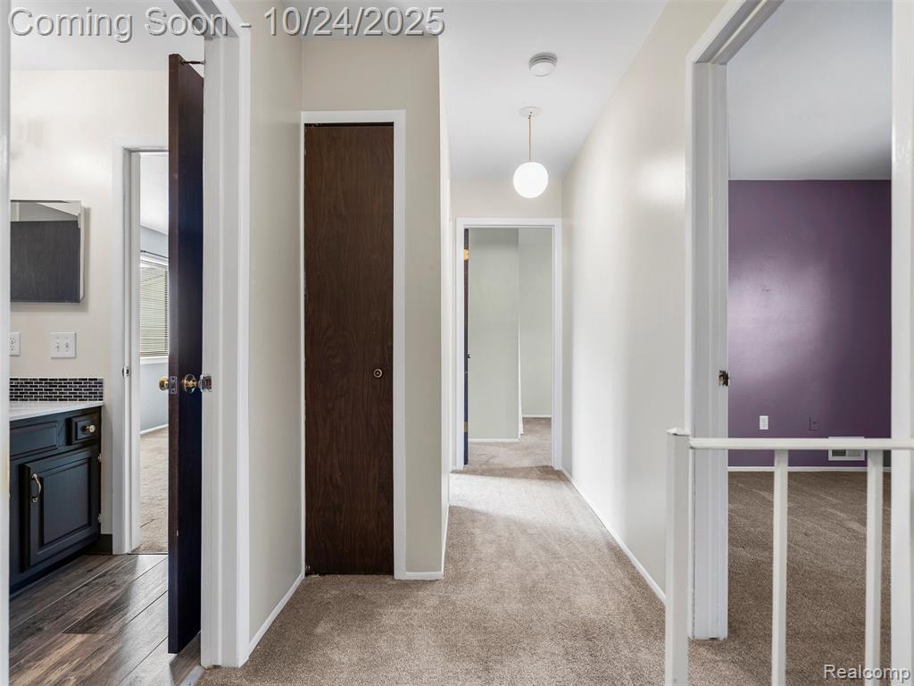 2844 Roundtree Drive, Troy, MI 48083 — Photo 17