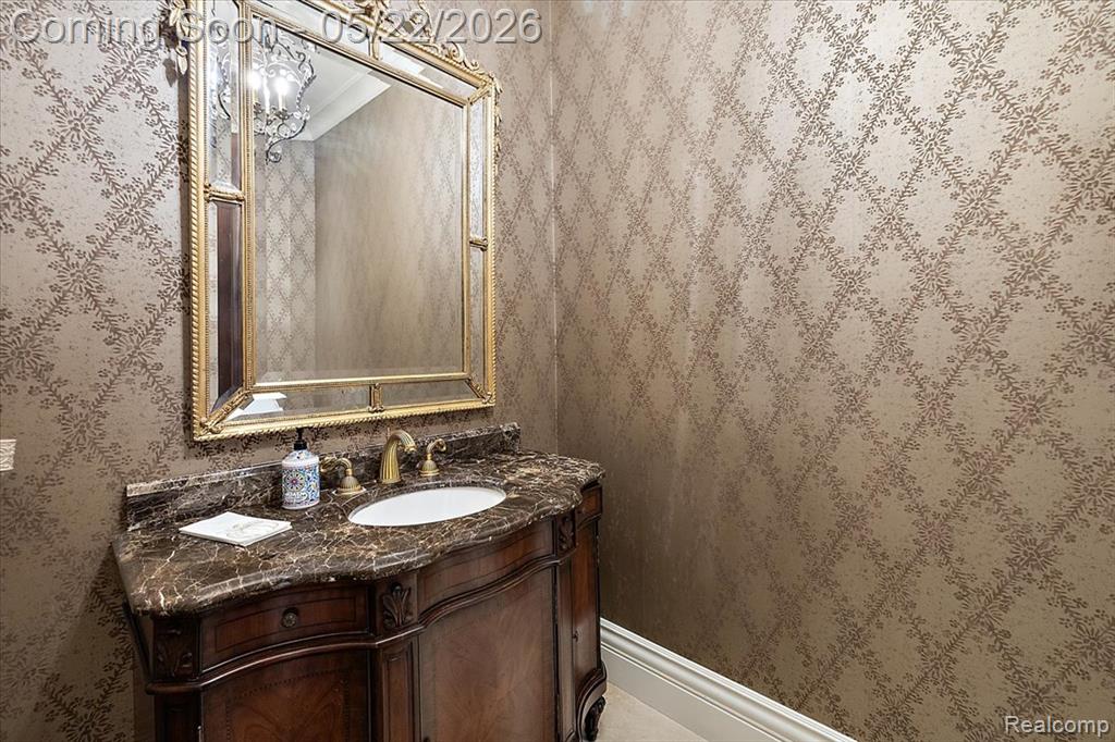 6250 Walnut Lake Road, West Bloomfield, MI 48323 — Photo 25