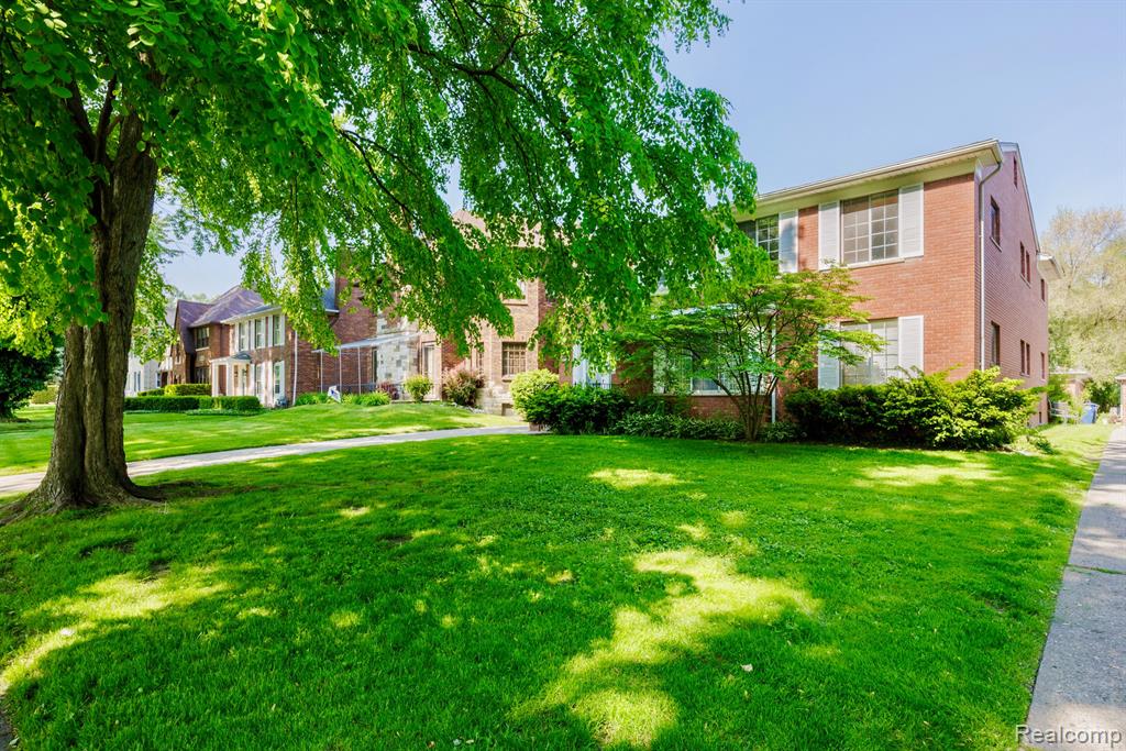 930 TROMBLEY Road, Grosse Pointe Park, MI 48230 — Photo 2