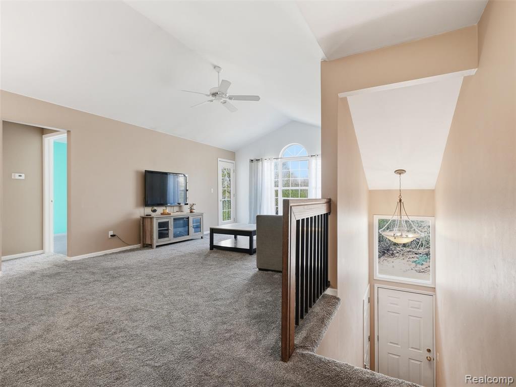 56471 Scotland Boulevard, Utica, MI 48316 — Photo 2