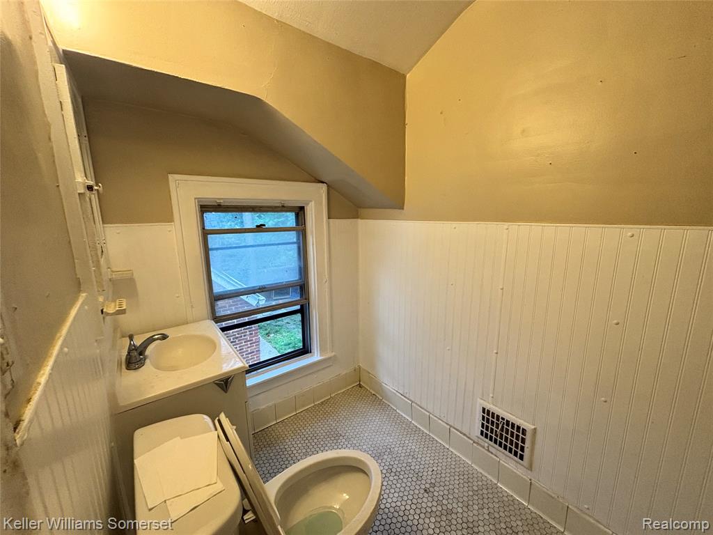 5783 Yorkshire Road, Detroit, MI 48224 — Photo 4
