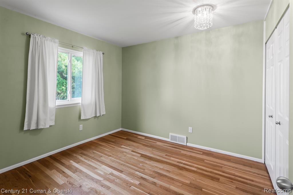 1022 CANTERBURY Street, Northville, MI 48167 — Photo 28