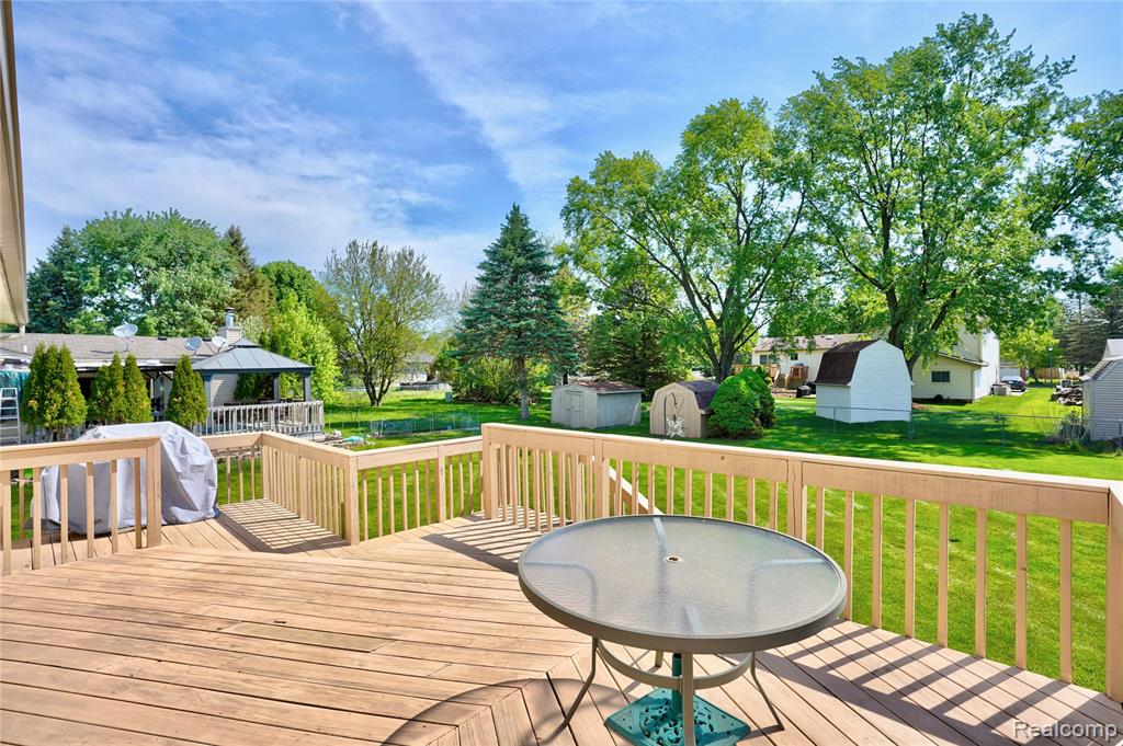 6059 Stockbridge Commons Trail, Grand Blanc, MI 48439 — Photo 40