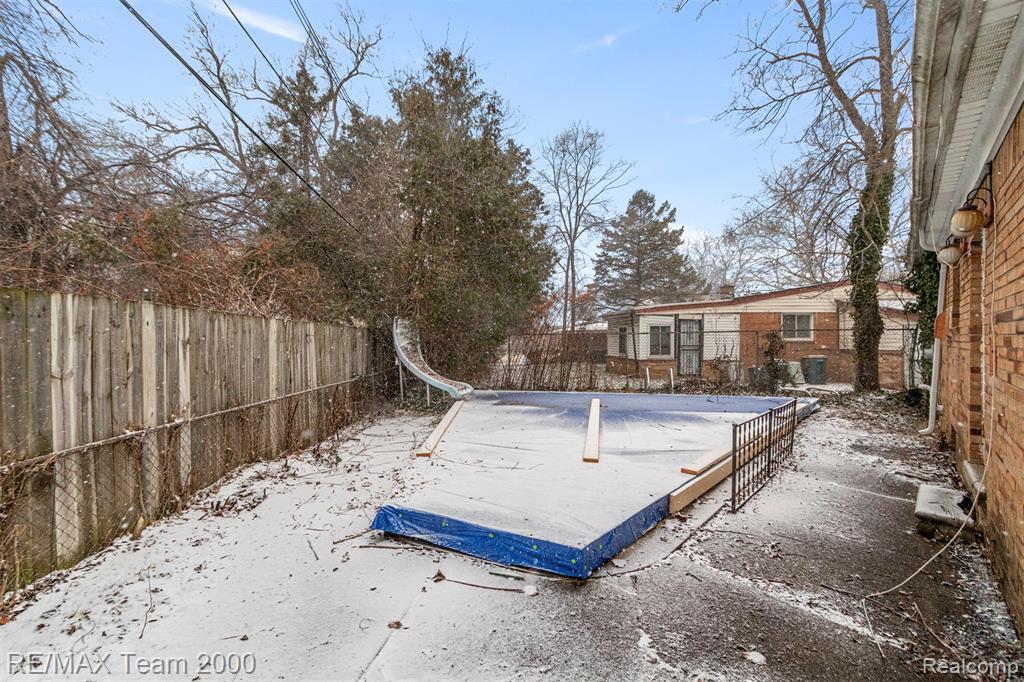 15211 Joan Street, Oak Park, MI 48237 — Photo 29