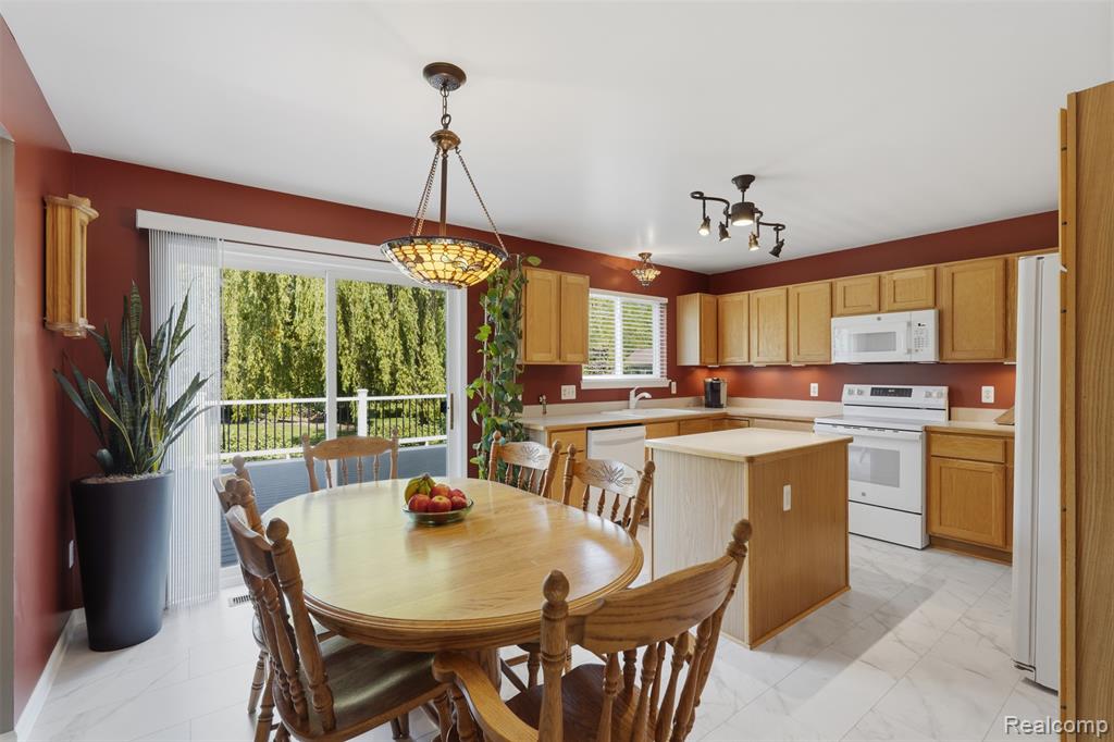6263 Shadetree Court, Howell, MI 48843 — Photo 10