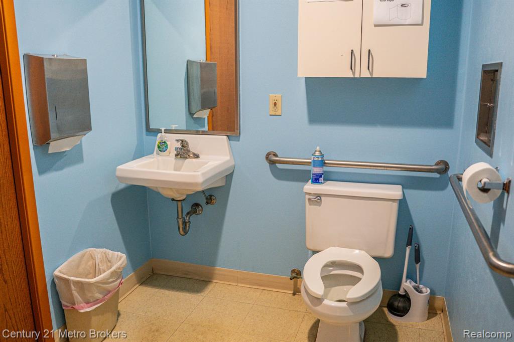 7477 S STATE Road, Goodrich Vlg, MI — Photo 24
