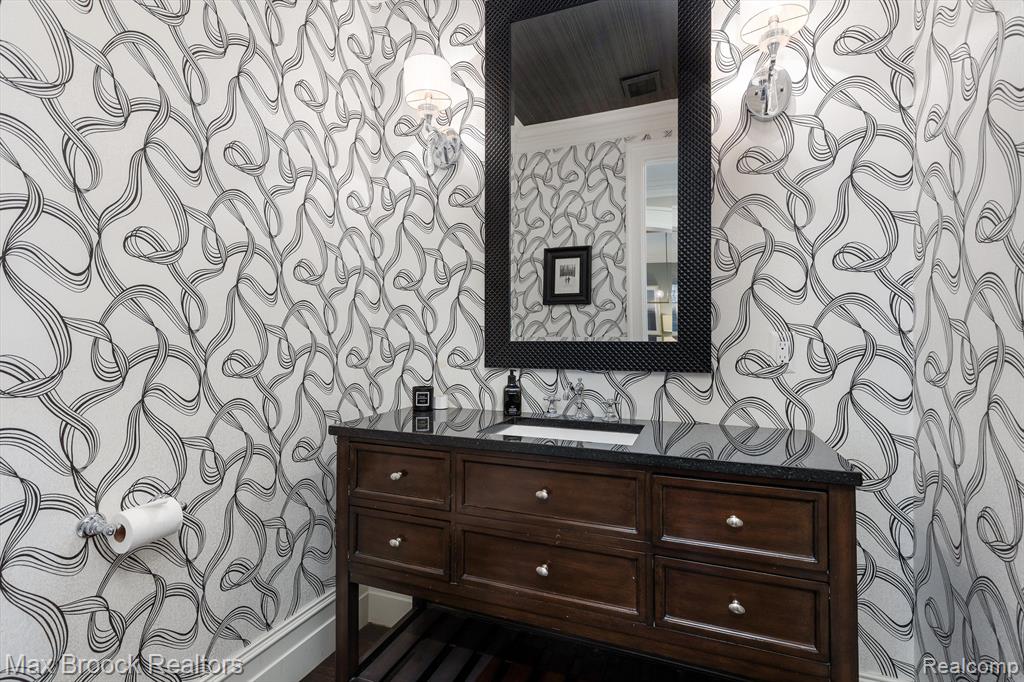 578 WOODLAND Street, Birmingham, MI 48009 — Photo 21