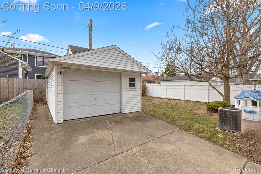 401 Walnut Avenue, Royal Oak, MI 48073 — Photo 51