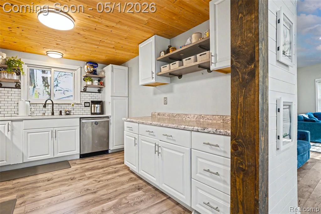 1721 ALMA Avenue, Waterford, MI 48327 — Photo 12