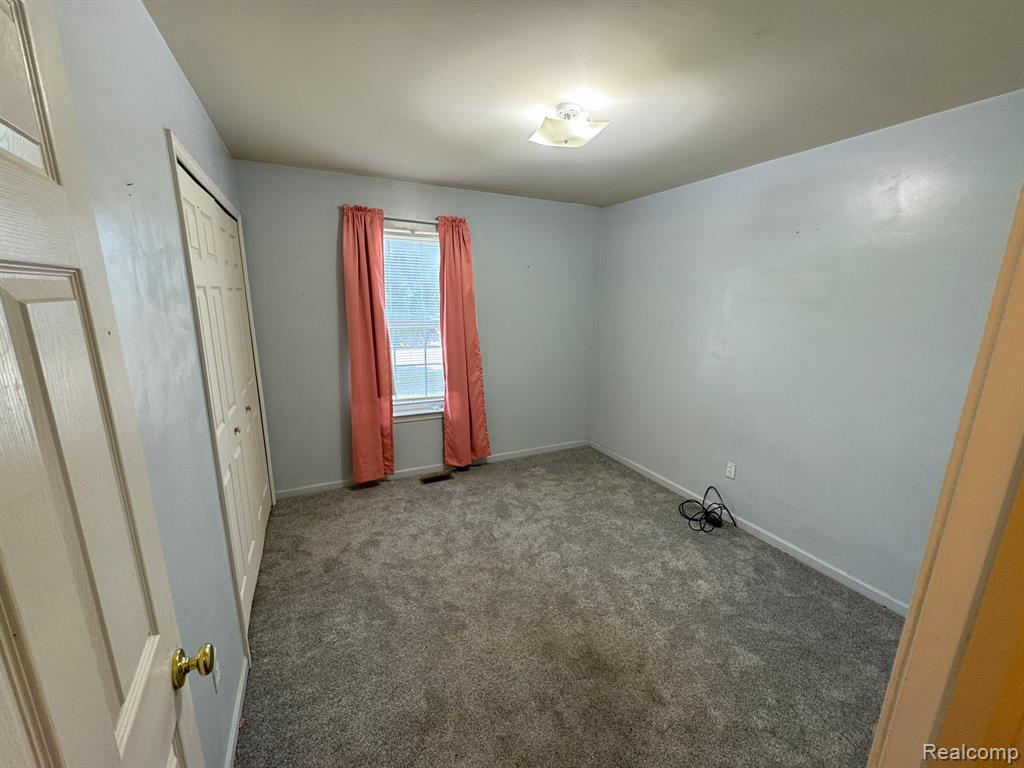 490 MOONLIGHT Drive, Pontiac, MI 48340 — Photo 20