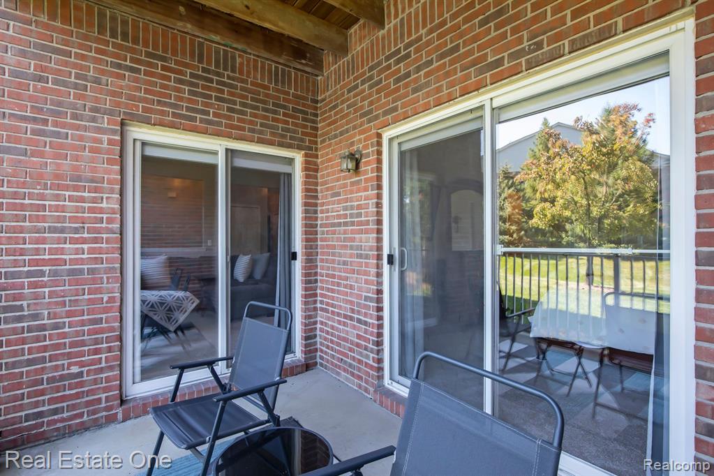 1948 FLAGSTONE Circle, Rochester, MI 48307 — Photo 22