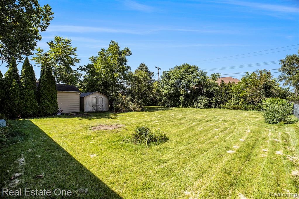 51341 Neumaier Drive, Shelby Twp, MI 48316 — Photo 17