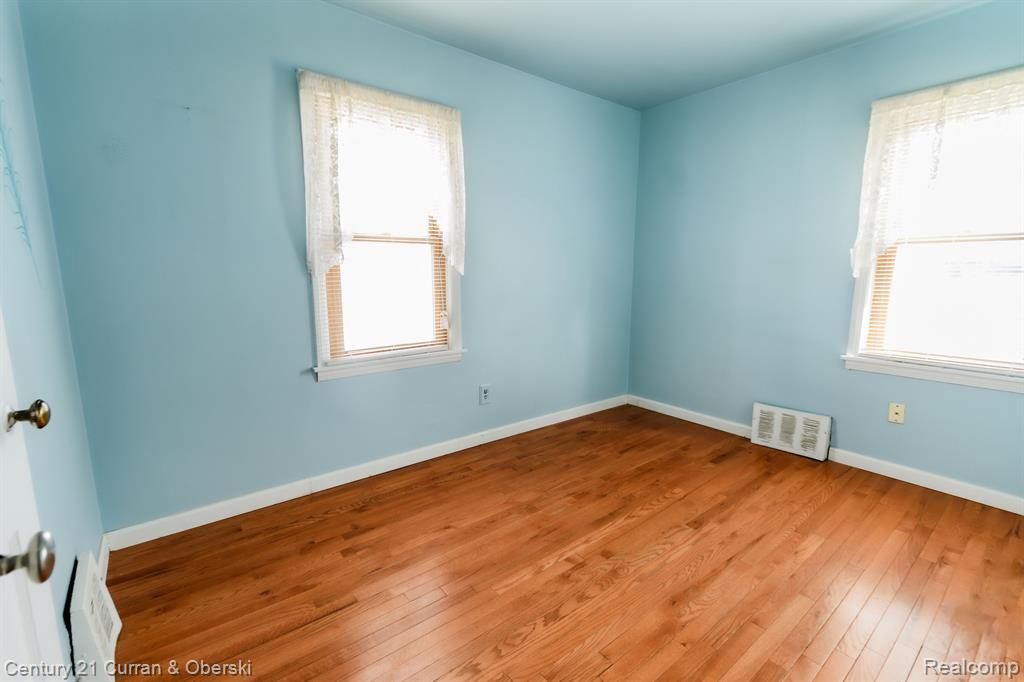 7961 WEDDEL Street, Taylor, MI 48180 — Photo 10
