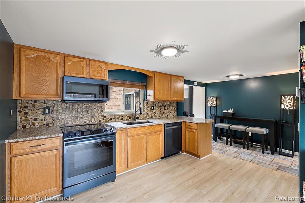 3185 Shimmons Road, Auburn Hills, MI 48326 — Photo 2