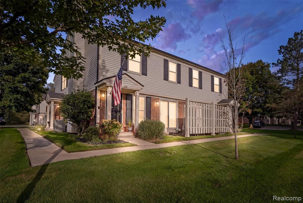 1492 Dover Hill S, Walled Lake, MI 48390