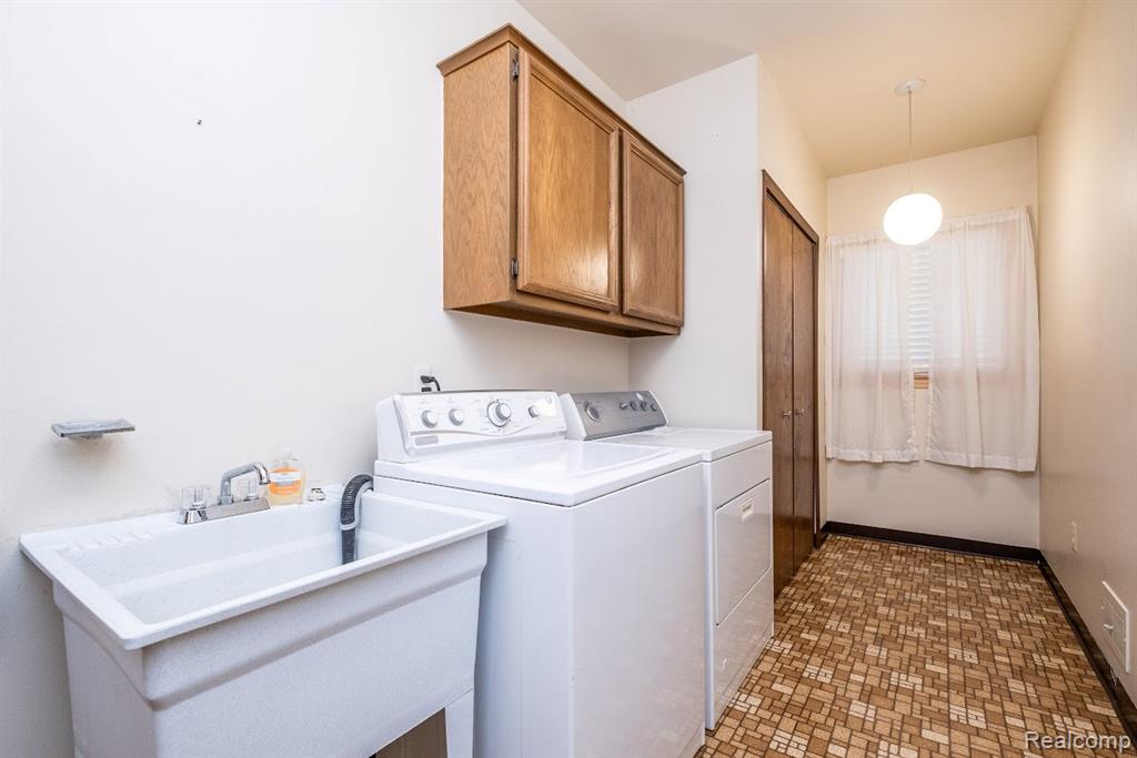 8911 W Gates Street, Bruce, MI 48065 — Photo 27