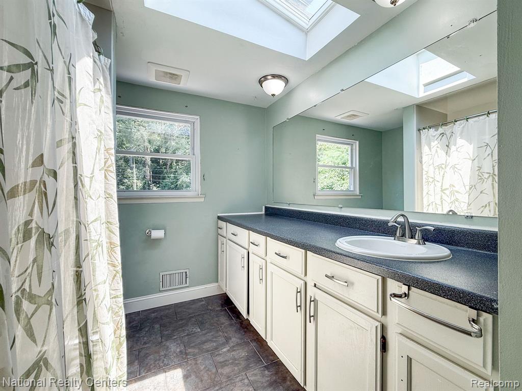 8308 Orhan Street, Canton, MI 48187 — Photo 16
