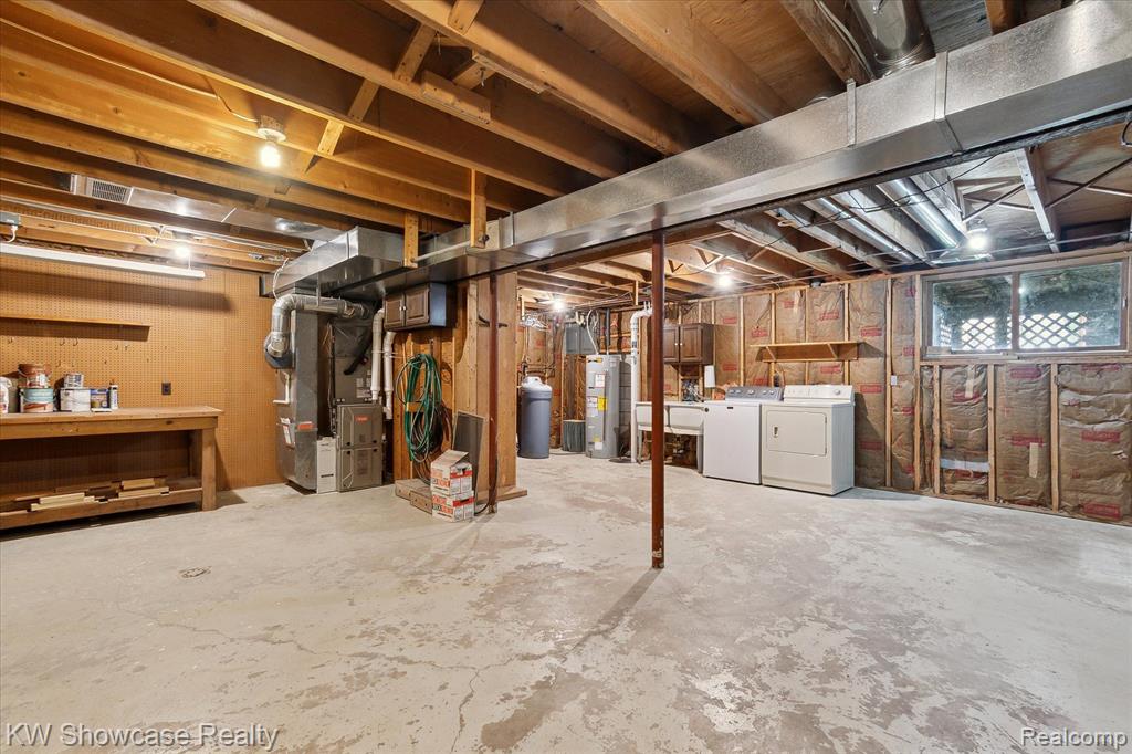 4105 WOODCROFT Street, White Lake, MI 48383 — Photo 23