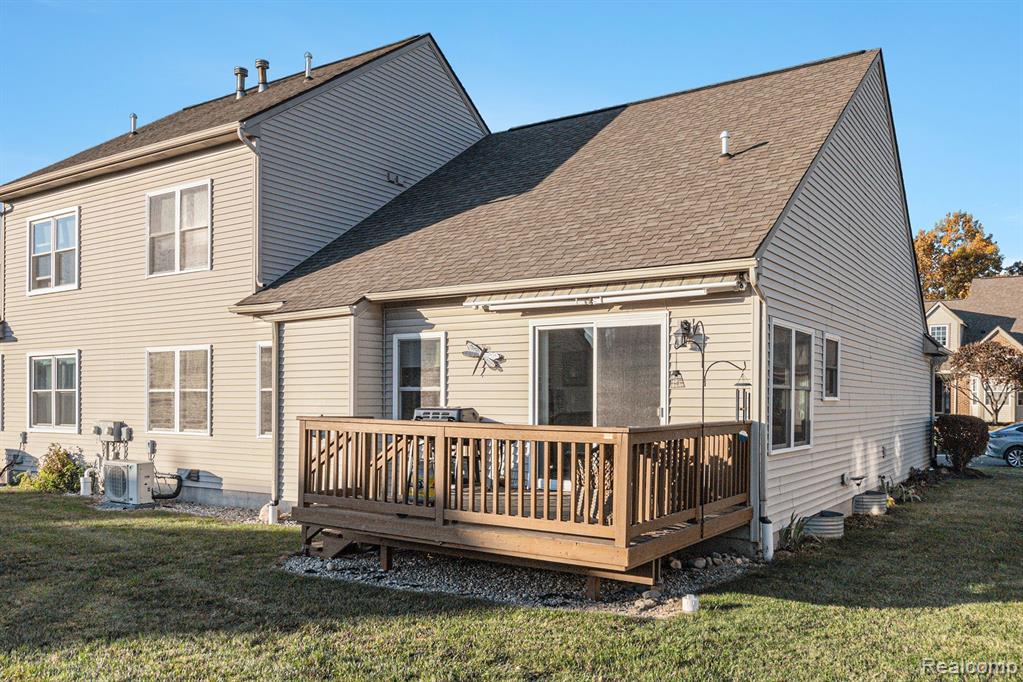 2574 KERRIA Drive, Howell, MI 48855 — Photo 32