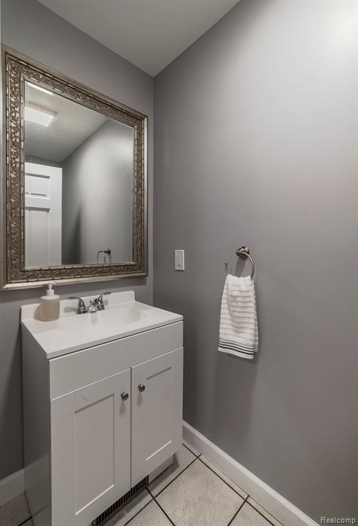 46555 Dequindre Road, Rochester Hills, MI 48307 — Photo 53