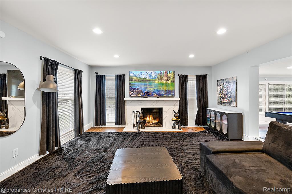 61 Lochmoor Boulevard, Grosse Pointe Shores, MI 48236 — Photo 9