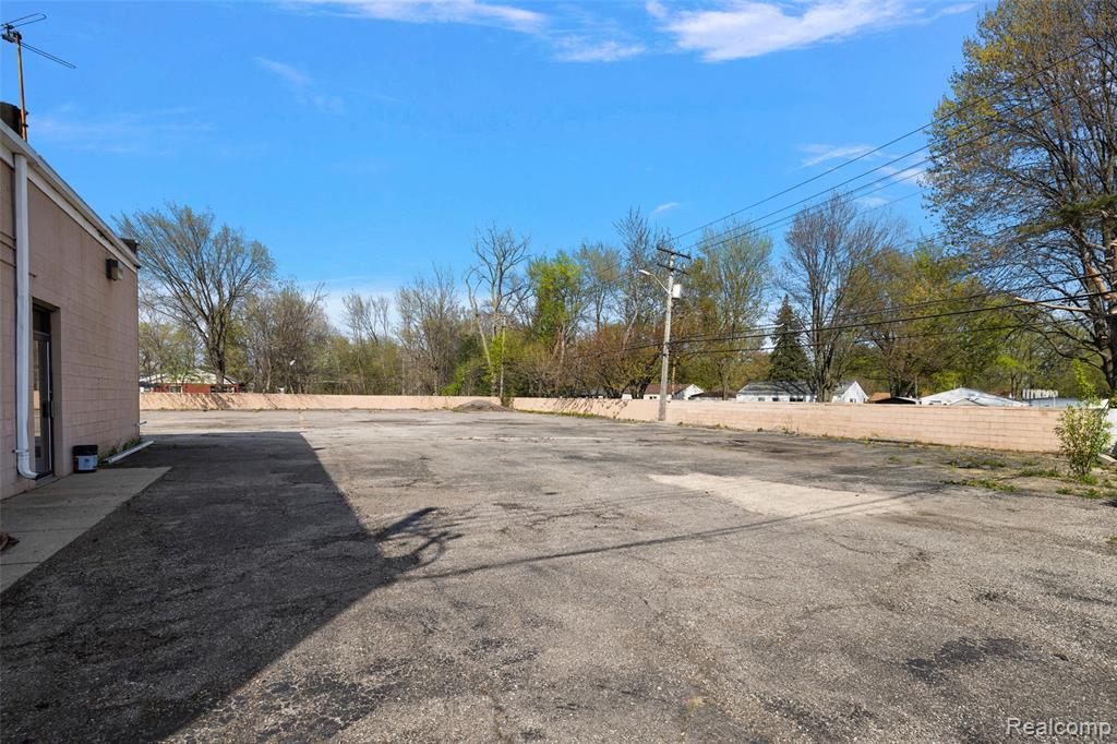 37116 S Groesbeck Highway, Clinton Twp, MI 48036 — Photo 6