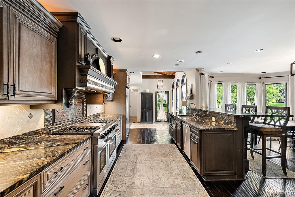 4378 Compton Way, Bloomfield Hills, MI 48302 — Photo 23