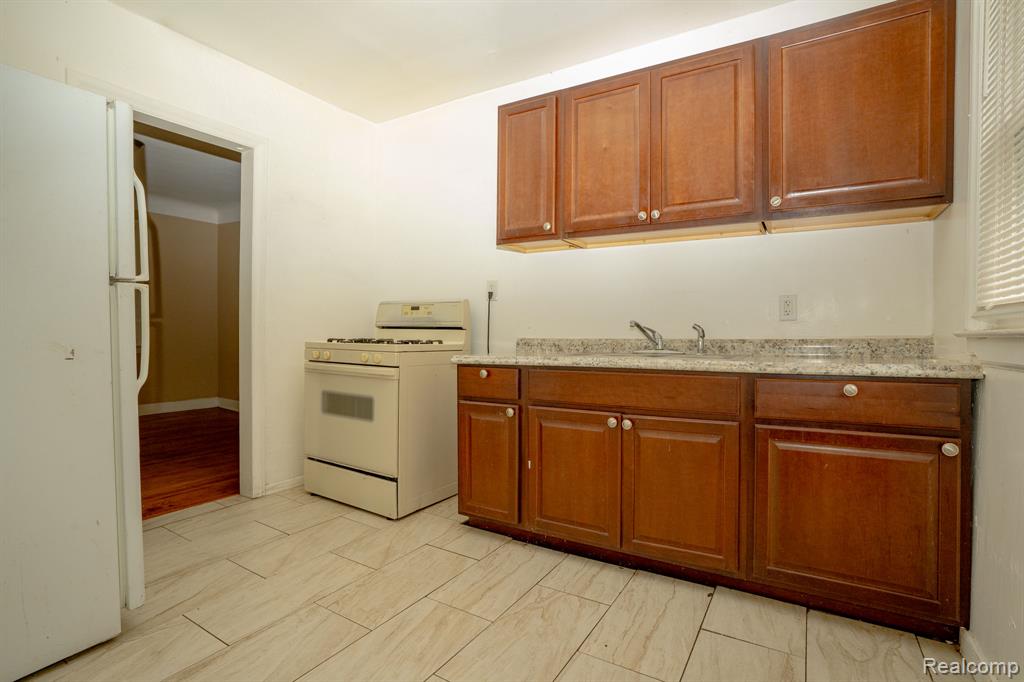 13523 Faust Avenue, Detroit, MI 48223 — Photo 19