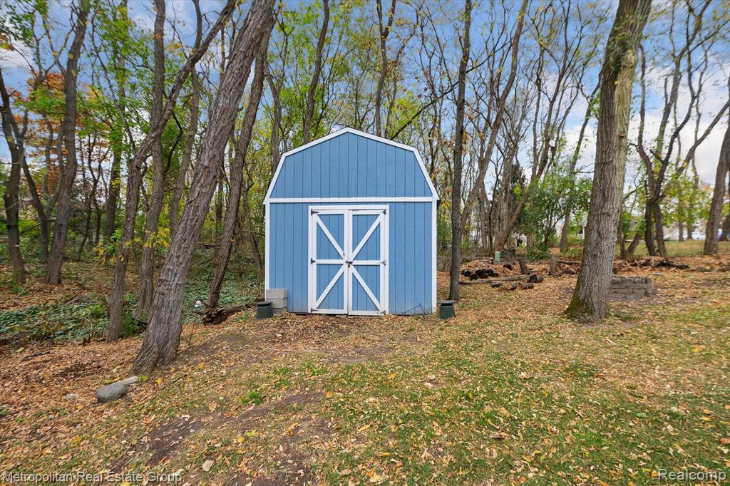 9327 LAKE CREST Drive, Whitmore Lake, MI 48189 — Photo 29