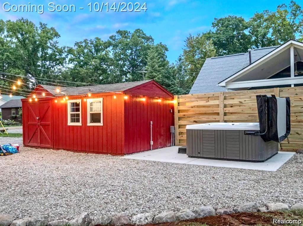 11765 PATTERSON LAKE Drive, Pinckney, MI 48169 — Photo 13