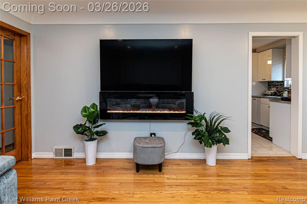 8250 Arnold Street, Dearborn Heights, MI 48127 — Photo 11