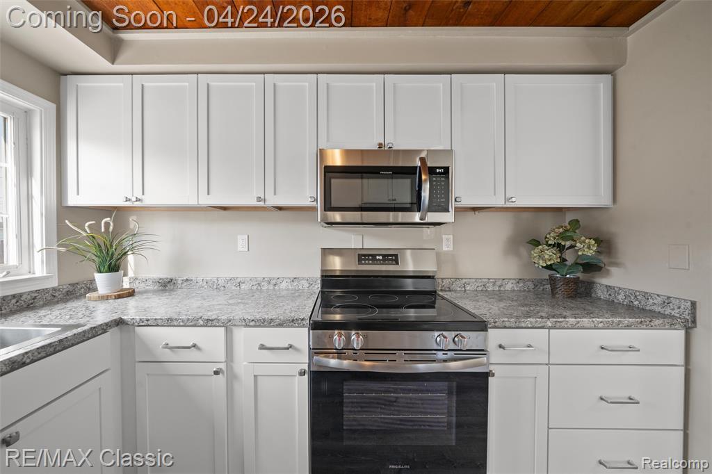 6647 Arcola Street, Garden City, MI — Photo 12