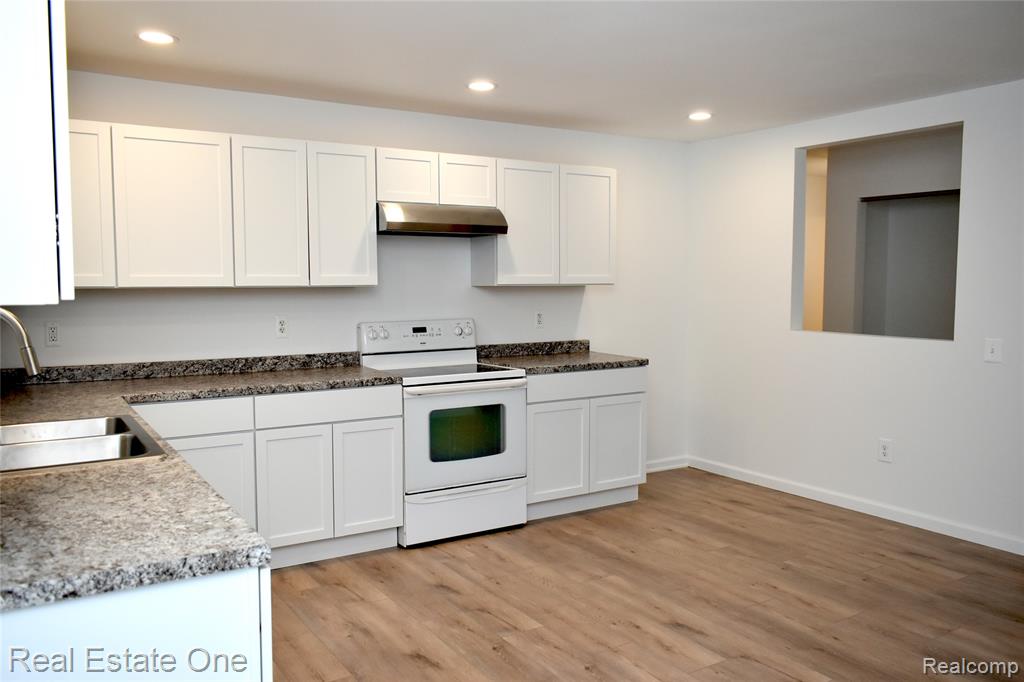 825 Ferley Street, Lansing, MI 48911 — Photo 14