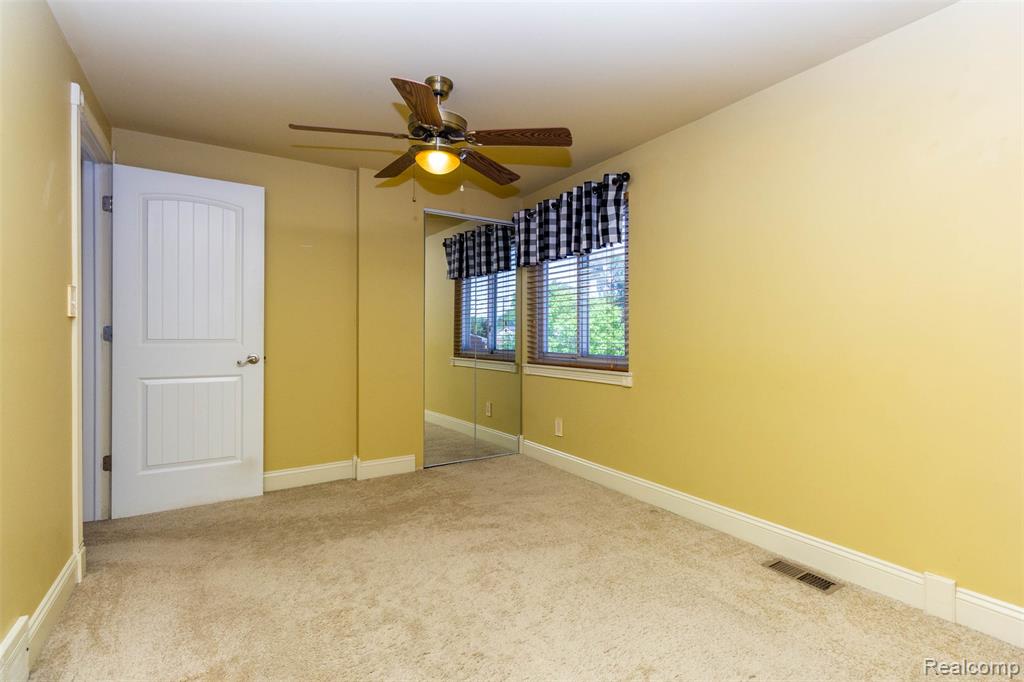 919 Elmsford Drive, Clawson, MI — Photo 19