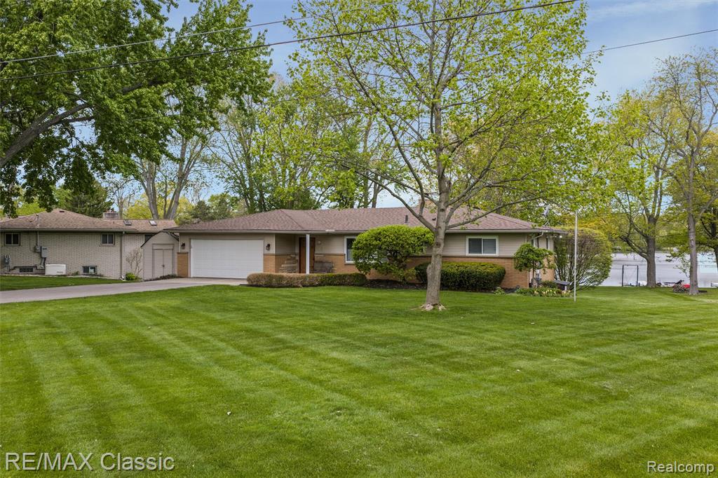 804 Bonita Drive, White Lake, MI 48383 — Photo 33