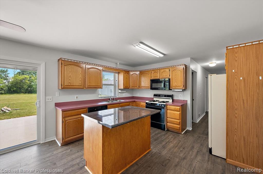 5714 Five Lakes Road, North Branch, MI 48461 — Photo 23