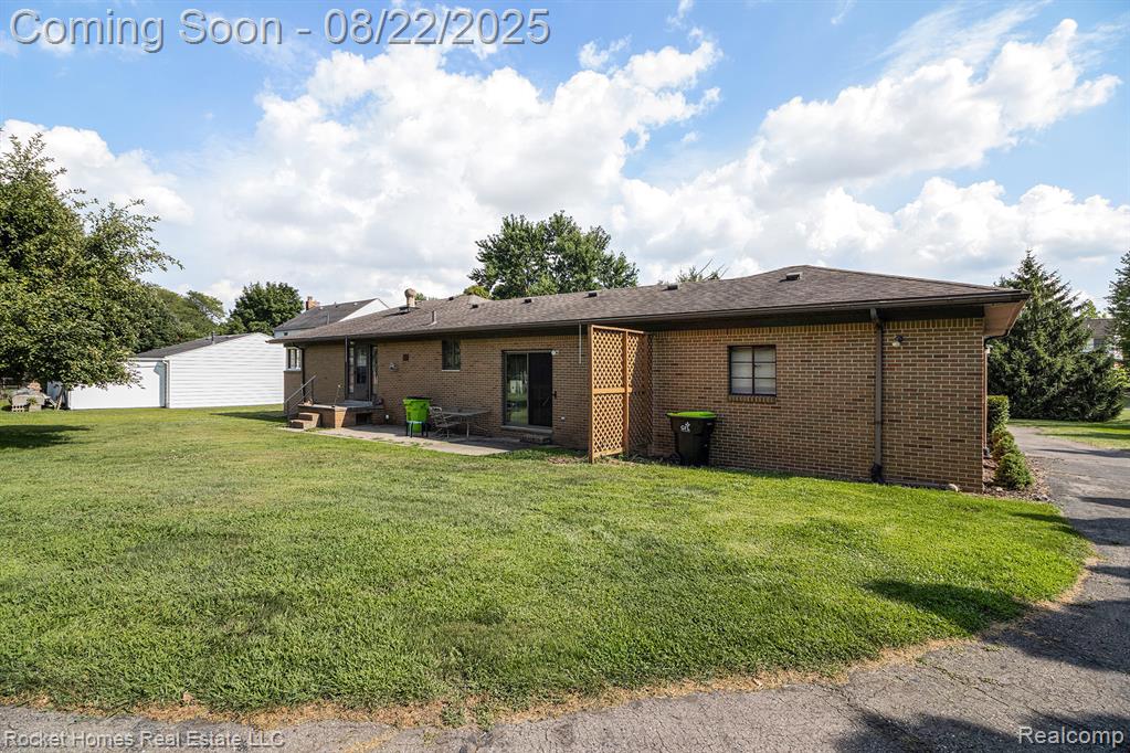 44620 W 11 Mile Road, Novi, MI — Photo 22