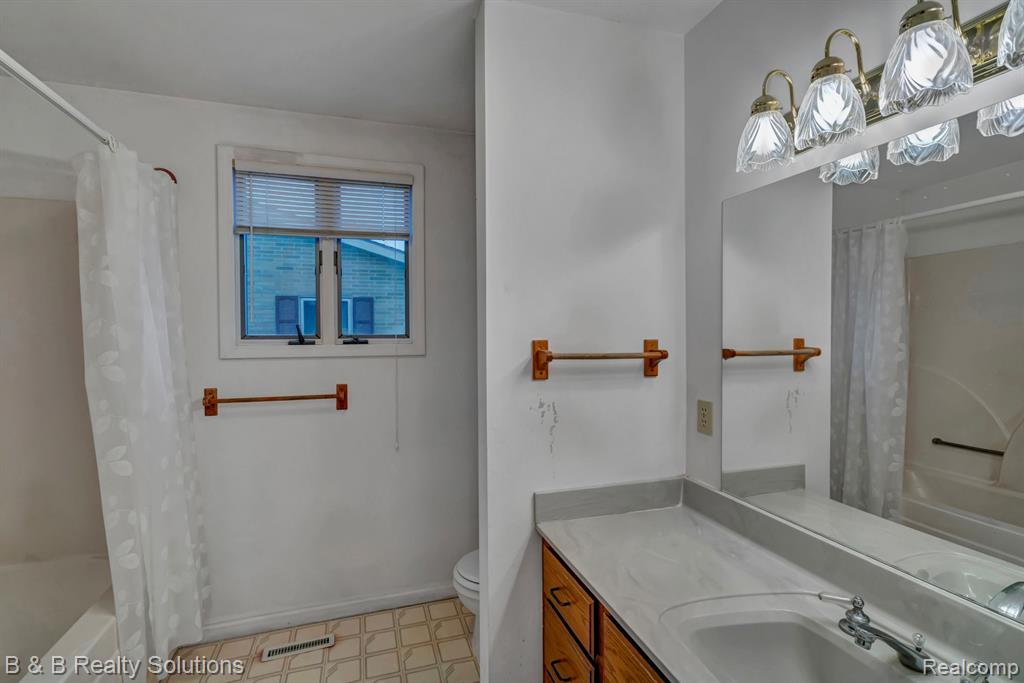 7493 S SAGINAW Street, New Lothrop, MI 48460 — Photo 27