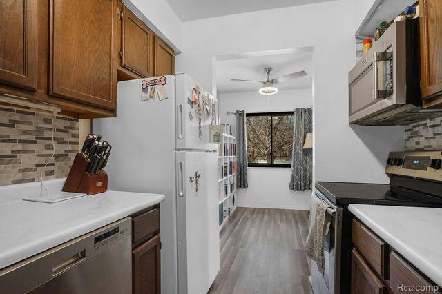 8354 Lakeview Court, Ypsilanti, MI 48198 — Photo 13