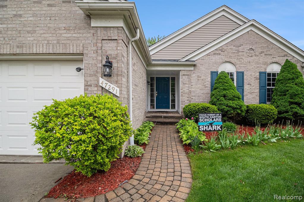 47291 FAIRLAWN Court, Canton, MI 48188 — Photo 3
