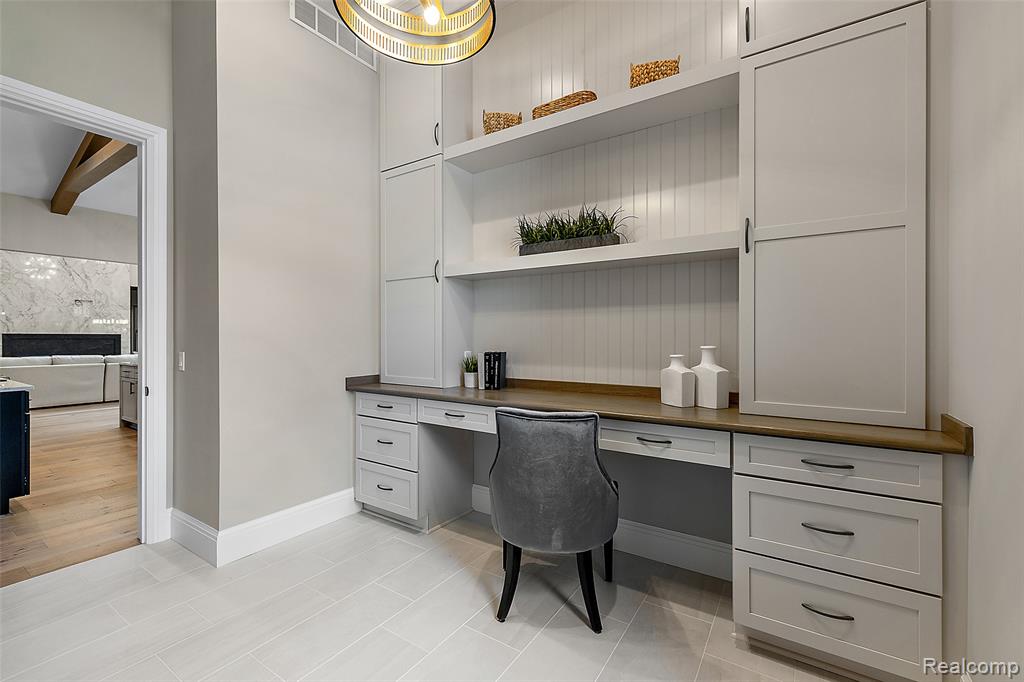 3268 Willis Drive, Oakland, MI, 48306